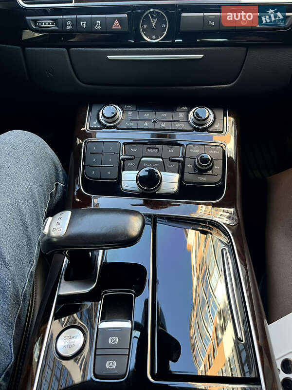 Седан Audi A8 2017 в Виннице
