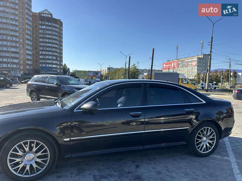Седан Audi A8 2004 в Рокитному