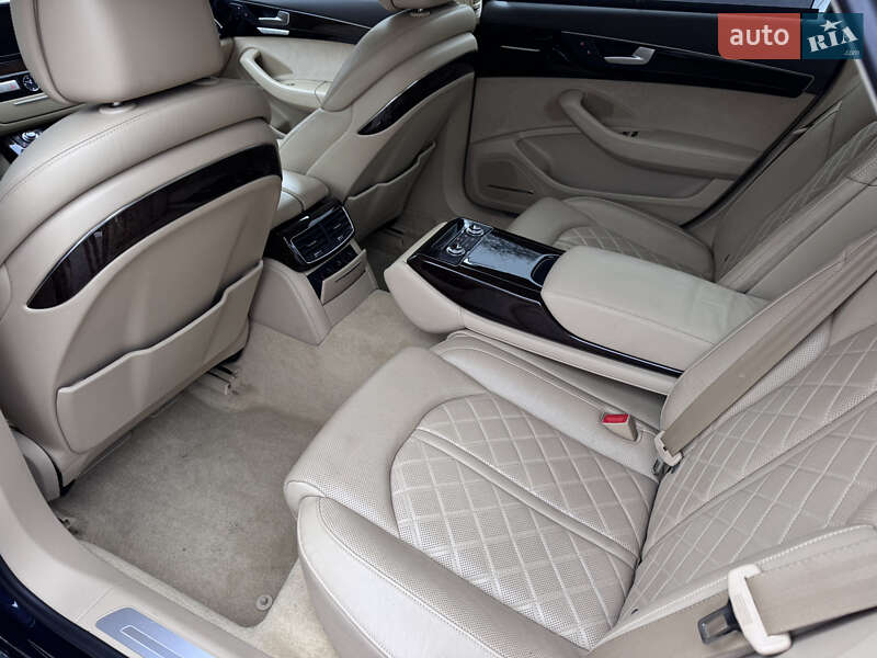 Седан Audi A8 2013 в Киеве