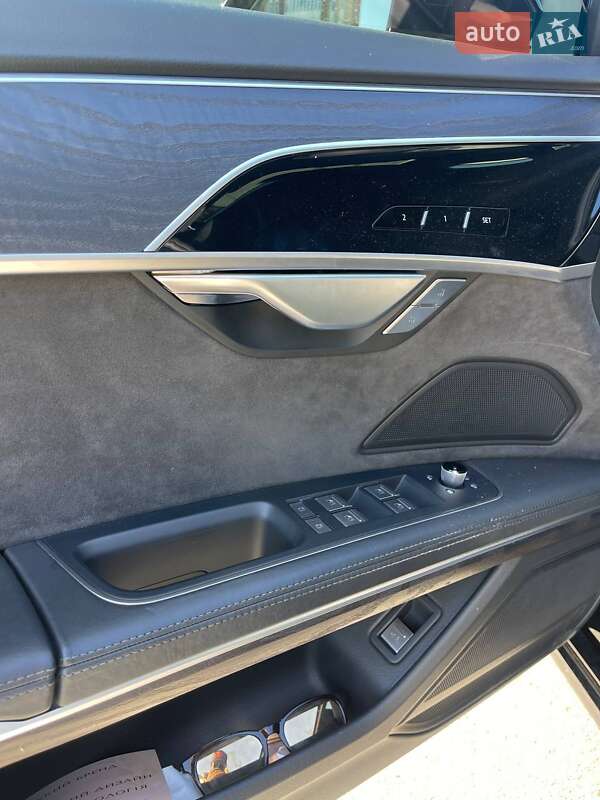 Седан Audi A8 2021 в Києві фото 17 Седан Audi A8 2021 в Києві