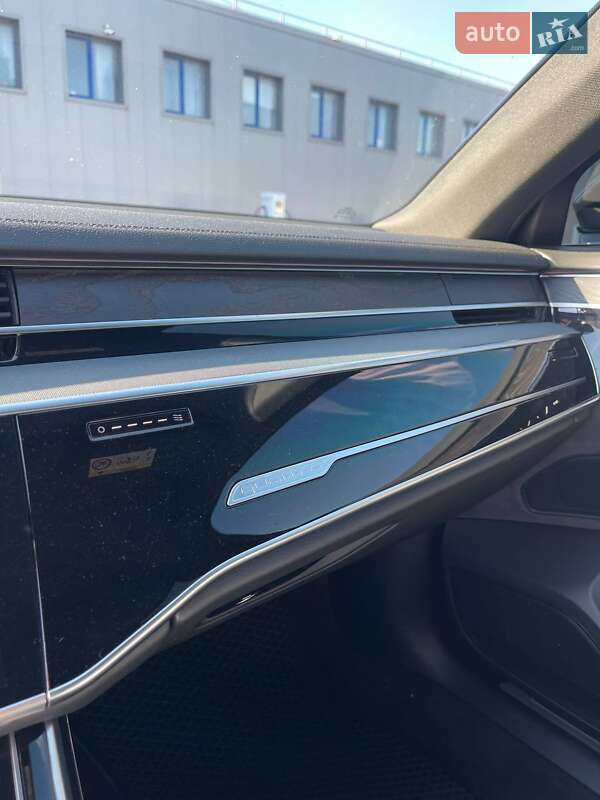 Седан Audi A8 2021 в Києві фото 18 Седан Audi A8 2021 в Києві