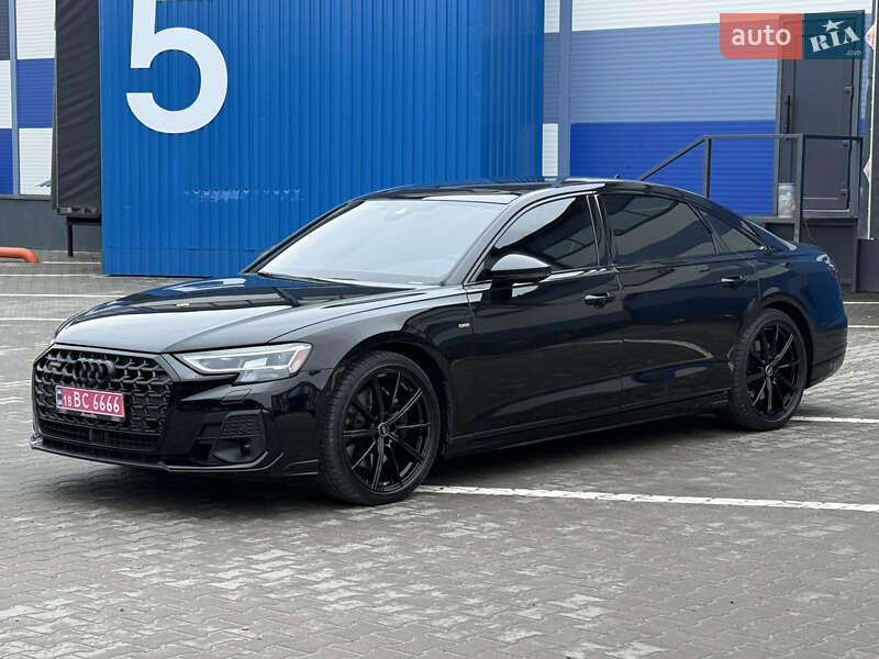 Седан Audi A8 2024 в Ровно