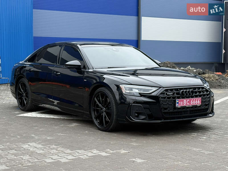 Седан Audi A8 2024 в Ровно