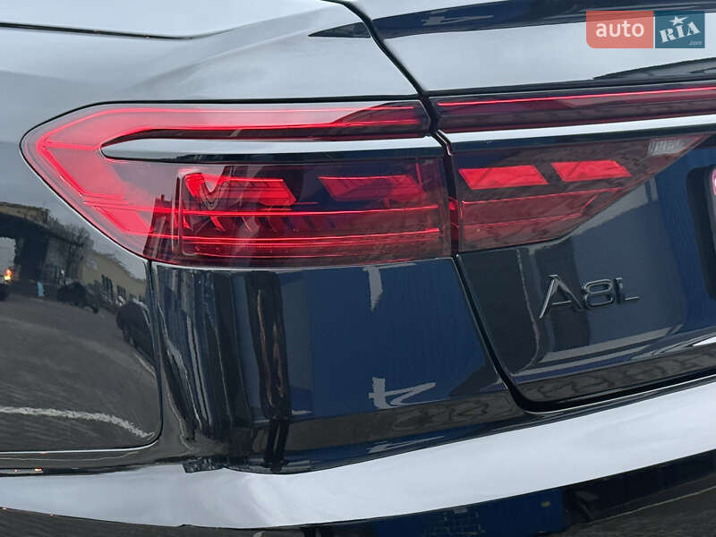 Седан Audi A8 2024 в Ровно