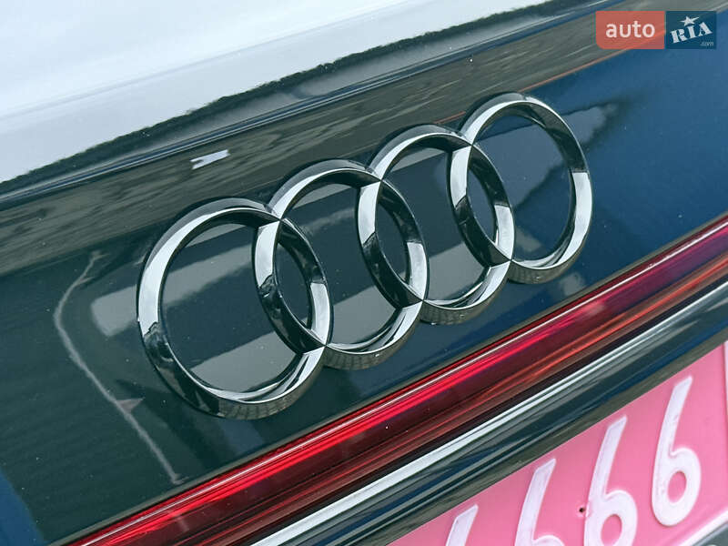 Седан Audi A8 2024 в Ровно