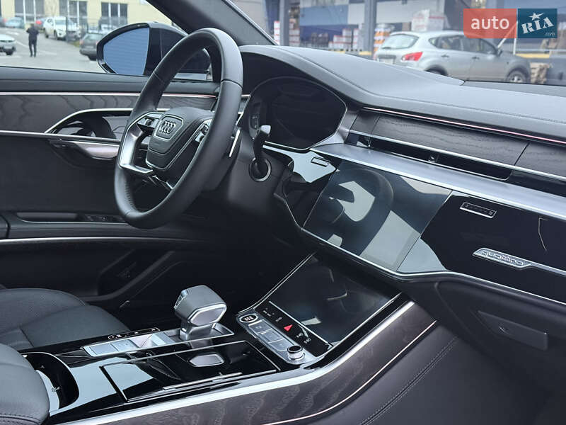 Седан Audi A8 2024 в Ровно