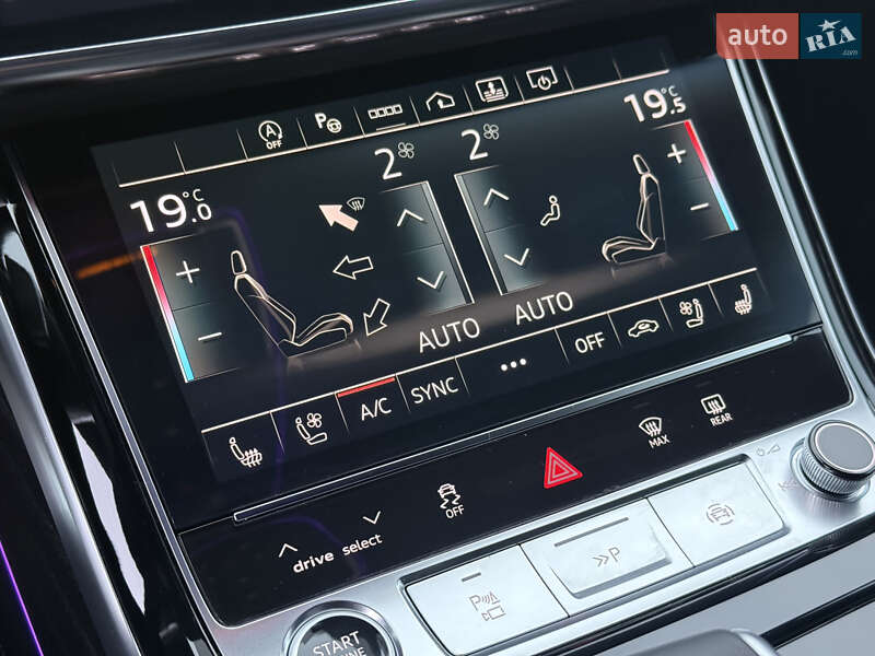 Седан Audi A8 2024 в Ровно