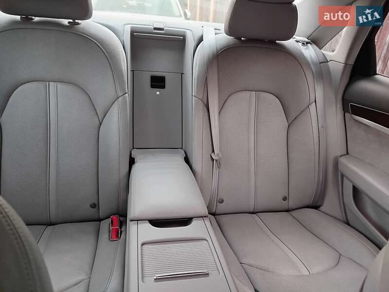 Седан Audi A8 2013 в Киеве фото 31 Седан Audi A8 2013 в Киеве