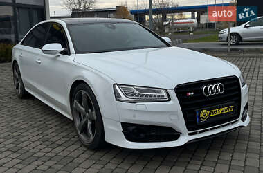 Седан Audi A8 2017 в Мукачево