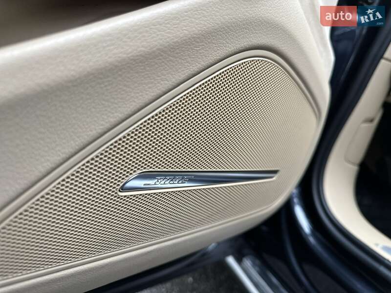 Седан Audi A8 2014 в Киеве
