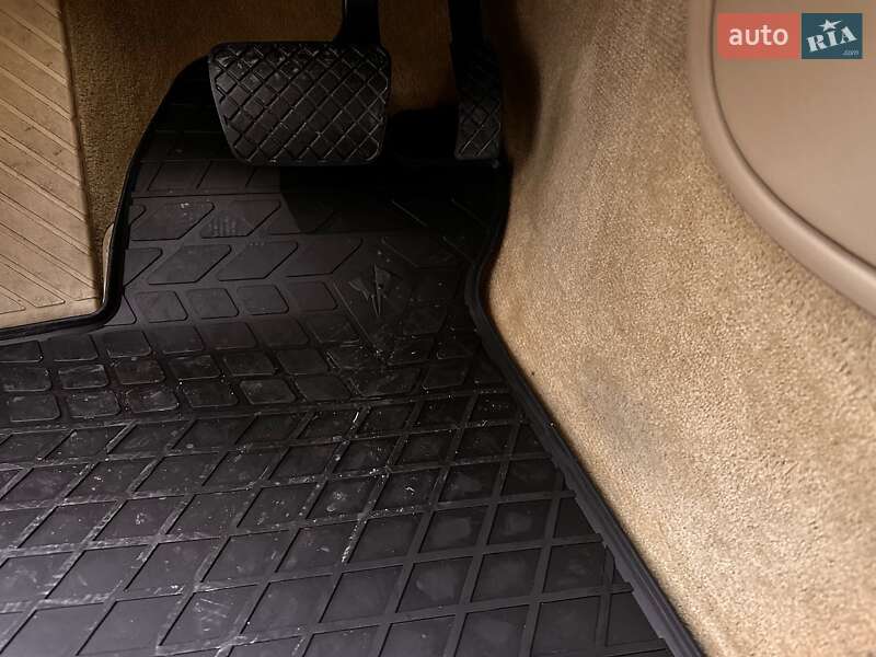 Седан Audi A8 2014 в Киеве