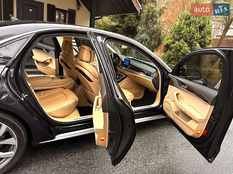 Седан Audi A8 2014 в Киеве