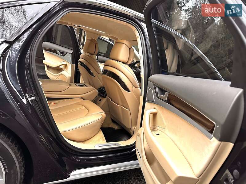 Седан Audi A8 2014 в Киеве