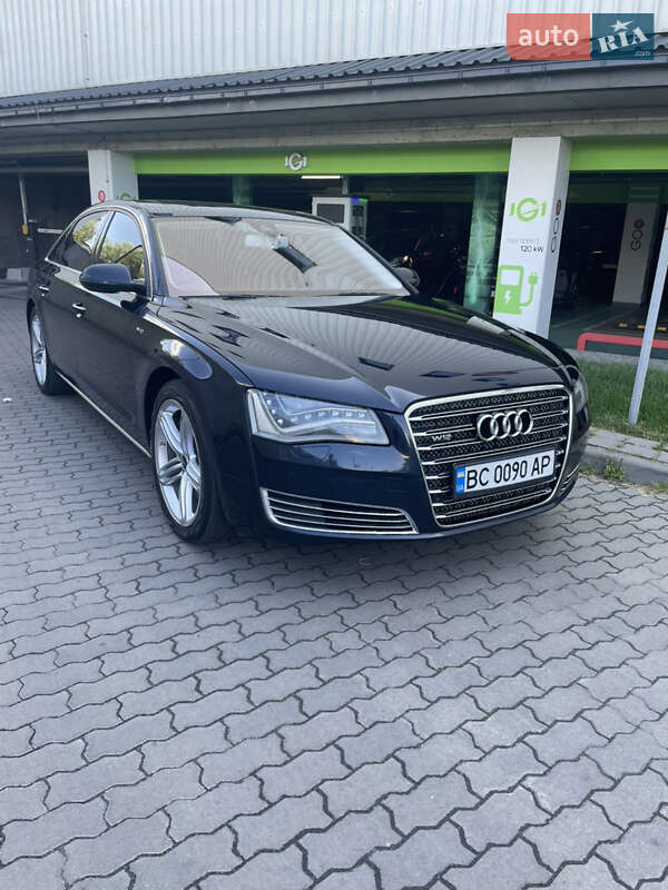 Audi A8 2012