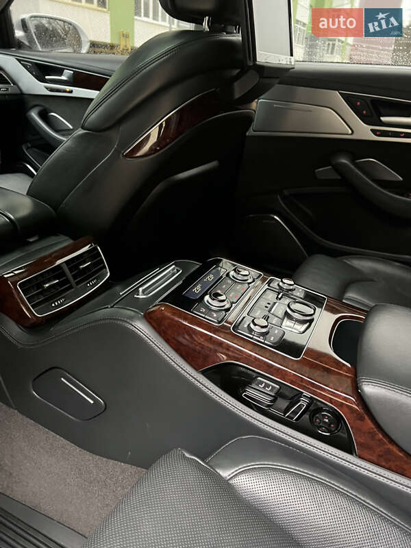 Седан Audi A8 2010 в Новояворовске фото 31 Седан Audi A8 2010 в Новояворовске