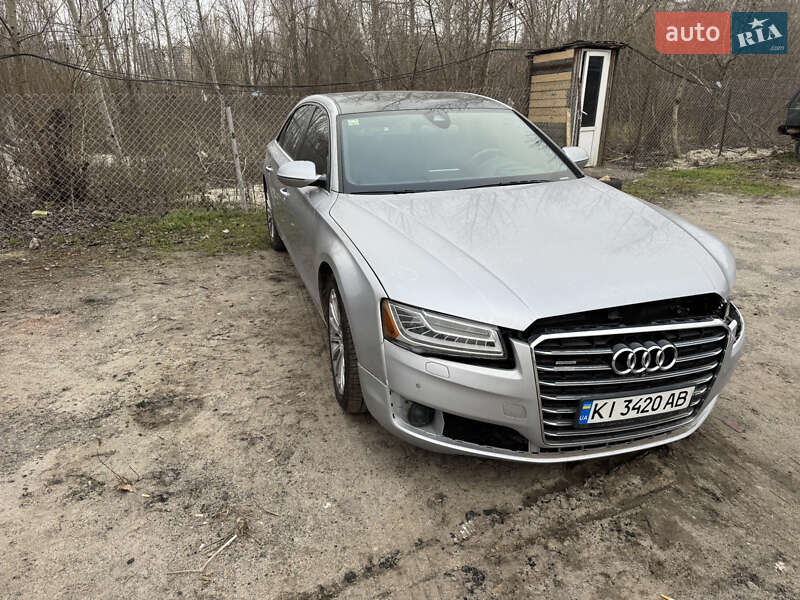 Седан Audi A8 2015 в Киеве