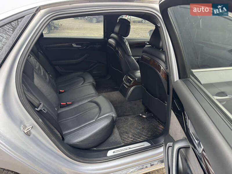 Седан Audi A8 2015 в Киеве