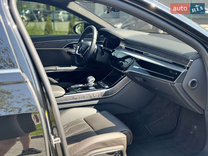 Седан Audi A8 2021 в Ивано-Франковске