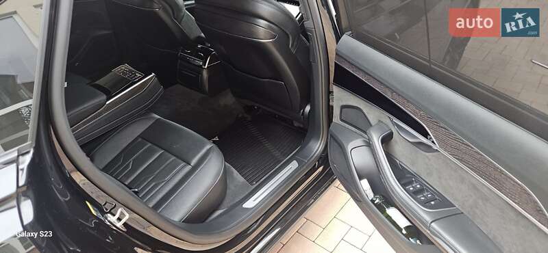 Седан Audi A8 2020 в Тернополе