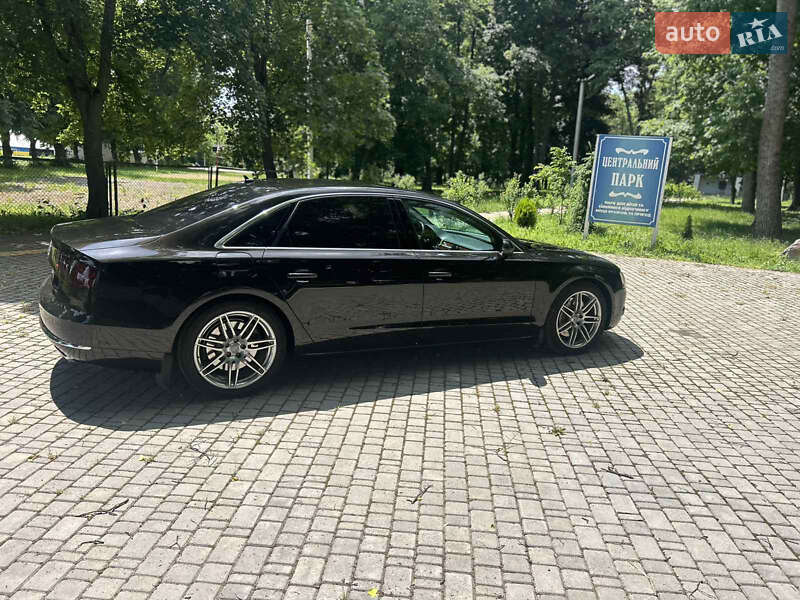 Седан Audi A8 2013 в Сокирянах