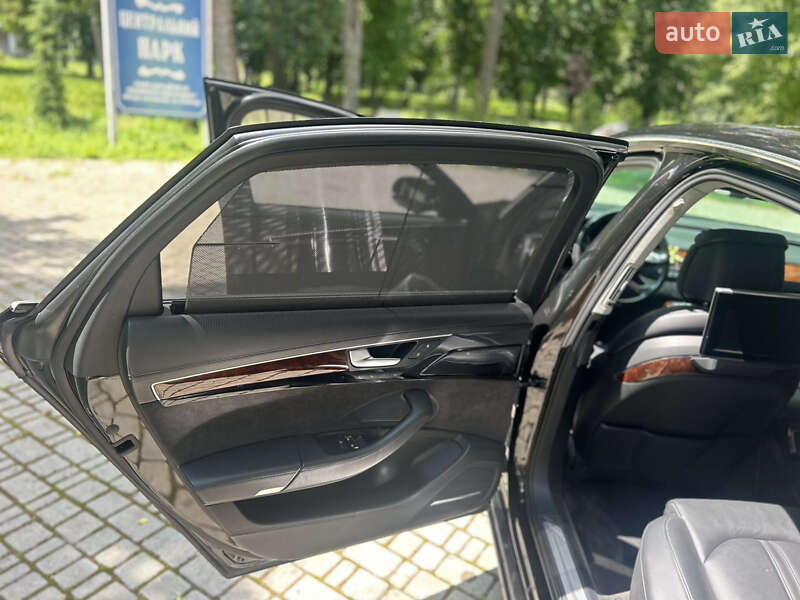 Седан Audi A8 2013 в Сокирянах