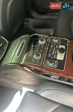 Седан Audi A8 2013 в Сокирянах