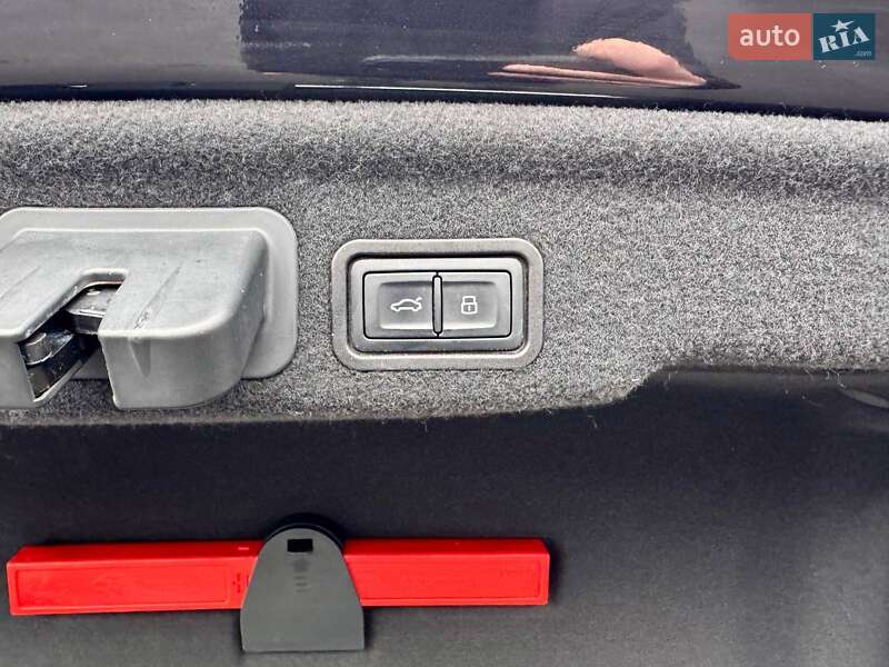 Седан Audi A8 2014 в Киеве фото 58 Седан Audi A8 2014 в Киеве