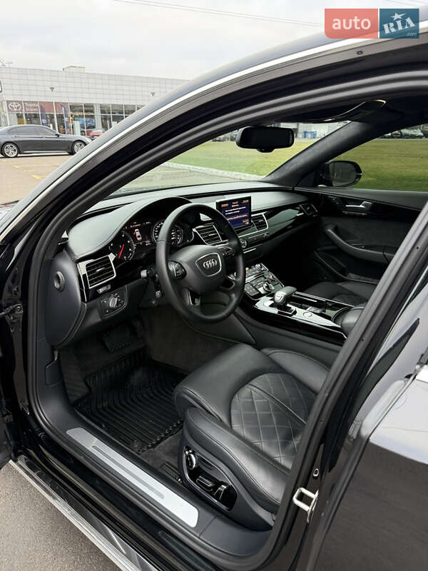 Седан Audi A8 2014 в Киеве