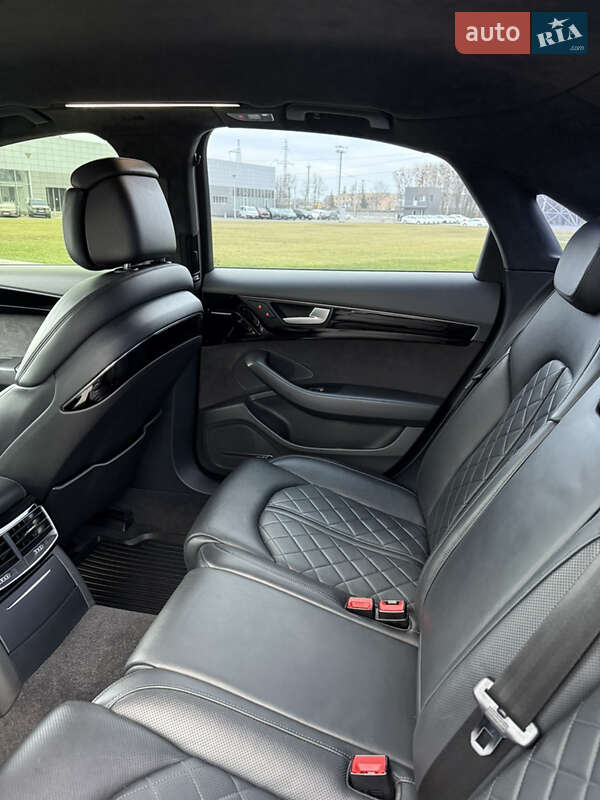 Седан Audi A8 2014 в Киеве