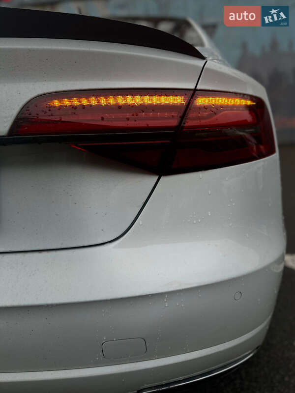 Седан Audi A8 2017 в Киеве фото 10 Седан Audi A8 2017 в Киеве