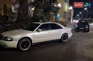 Седан Audi A8 1996 в Виннице
