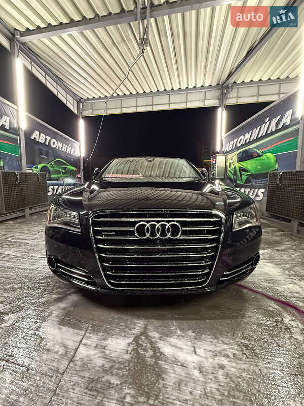 Седан Audi A8 2014 в Луцке