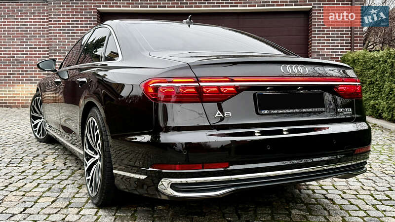 Седан Audi A8 2022 в Киеве