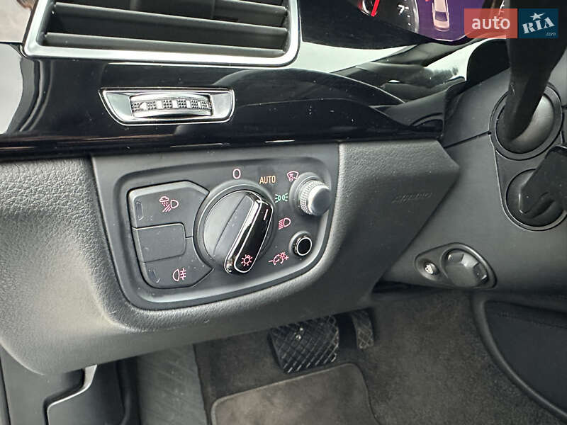Седан Audi A8 2017 в Киеве фото 19 Седан Audi A8 2017 в Киеве