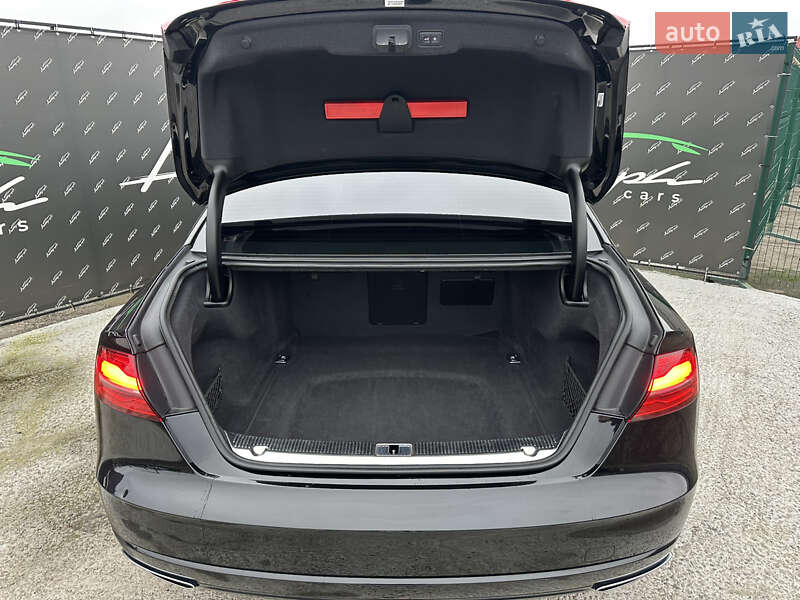 Седан Audi A8 2017 в Киеве фото 40 Седан Audi A8 2017 в Киеве