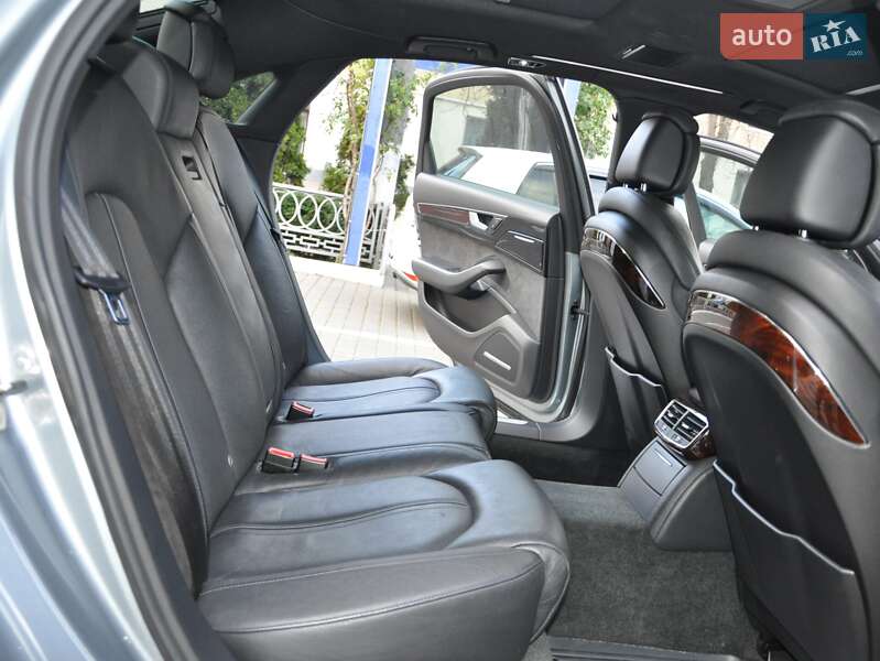 Седан Audi A8 2013 в Одессе