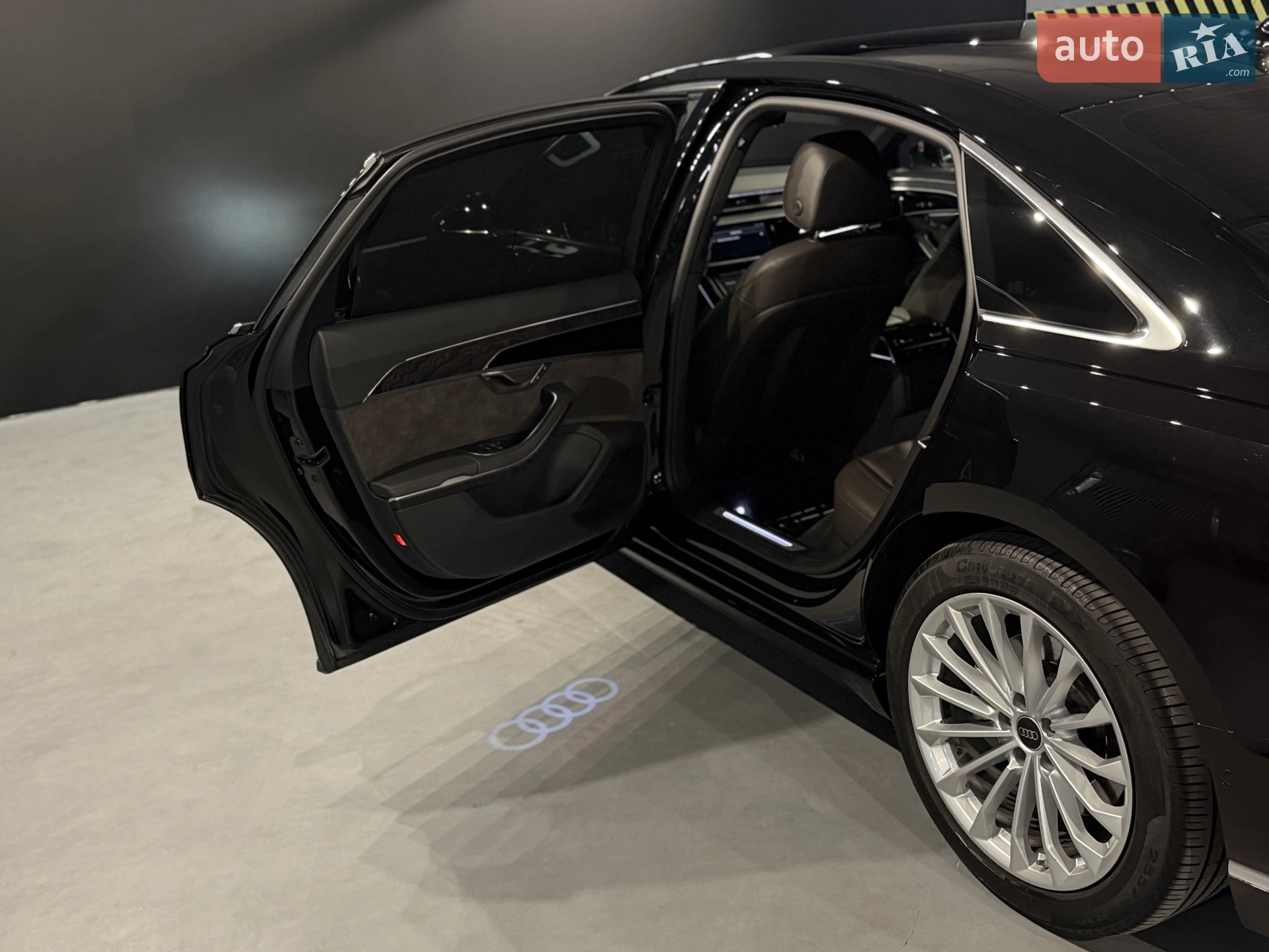 2021 Audi A8 - мініатюра 24