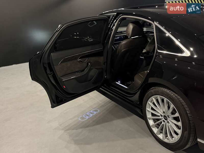 Седан Audi A8 2021 в Одессе