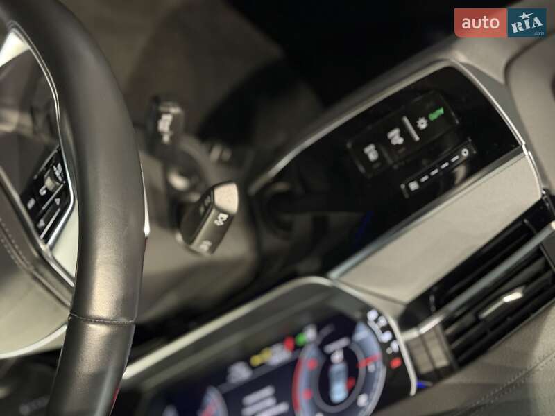 Седан Audi A8 2021 в Одессе