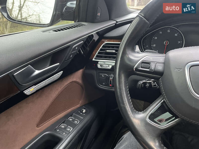Седан Audi A8 2015 в Днепре