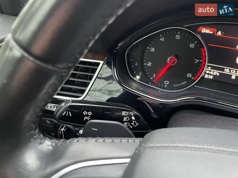 Седан Audi A8 2015 в Днепре