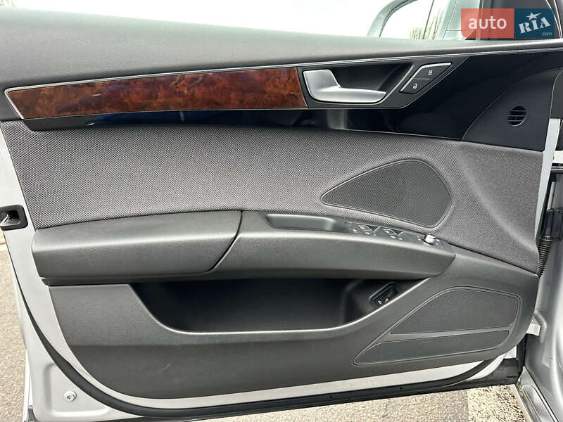 Седан Audi A8 2012 в Киеве