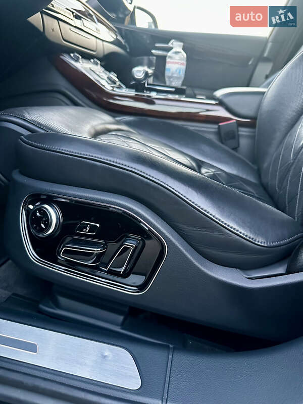 Седан Audi A8 2013 в Киеве