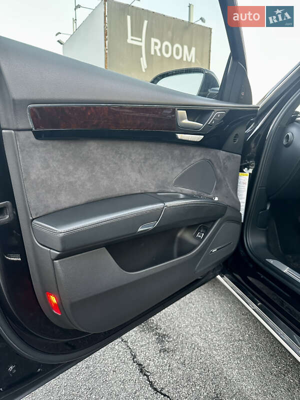 Седан Audi A8 2013 в Киеве