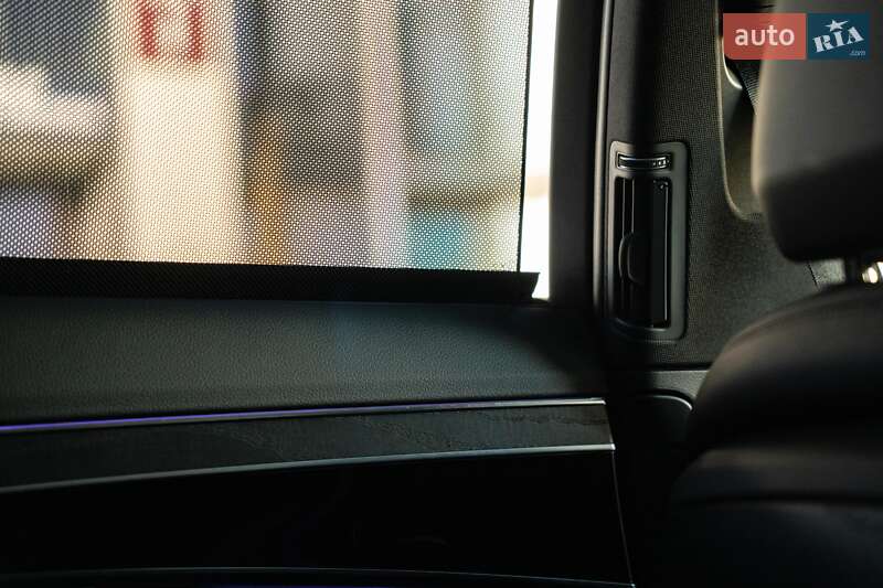 Седан Audi A8 2021 в Черновцах