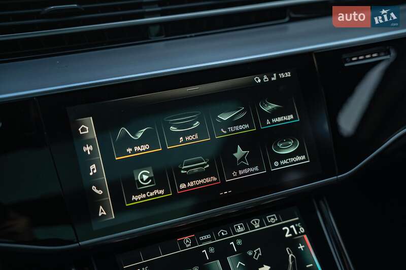 Седан Audi A8 2021 в Черновцах