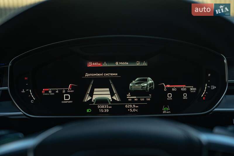 Седан Audi A8 2021 в Черновцах