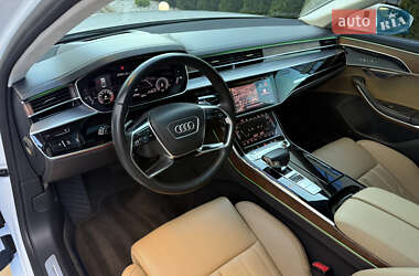 Седан Audi A8 2018 в Рівному