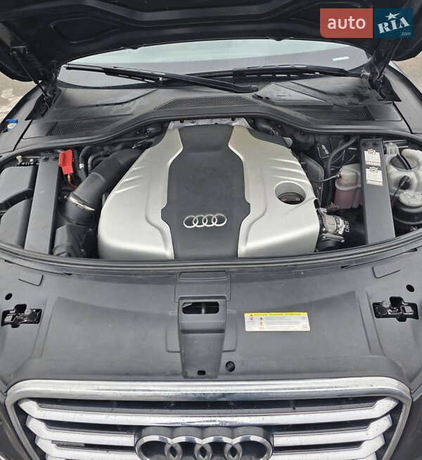 Седан Audi A8 2012 в Киеве