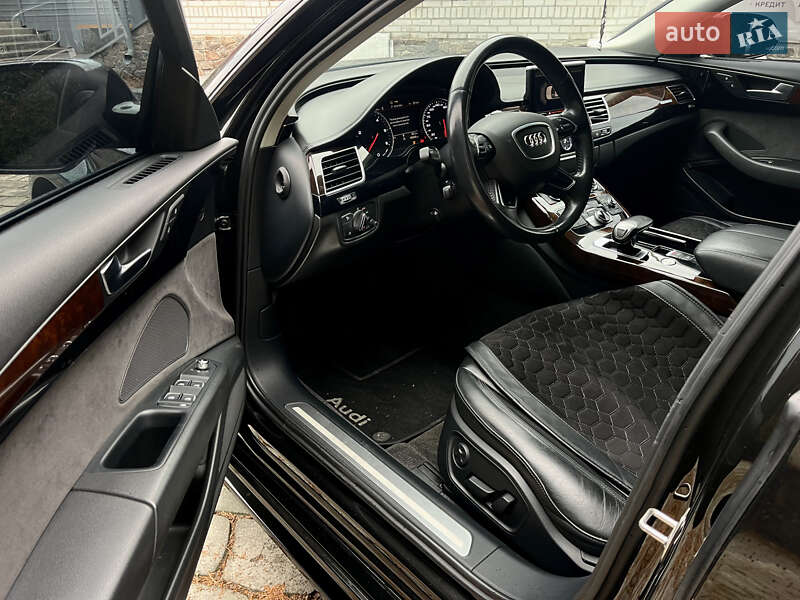 Седан Audi A8 2017 в Білій Церкві